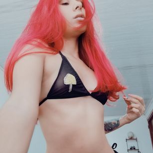 Model - Rojo Sexy feet