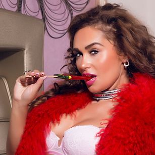 Model - CLaireJolie charming