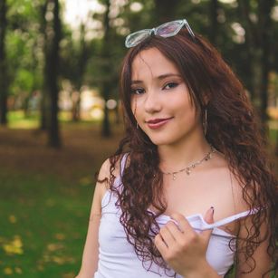 Model - Princes_Kitty fumar