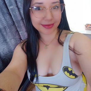 Model - CamilaRoberts curvy