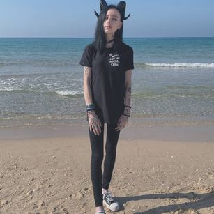 Model - Smoking_Raven kinky