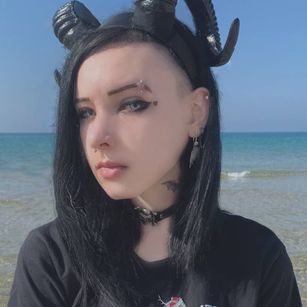 Model - Smoking_Raven cum