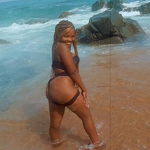 Model - lorraine fetish