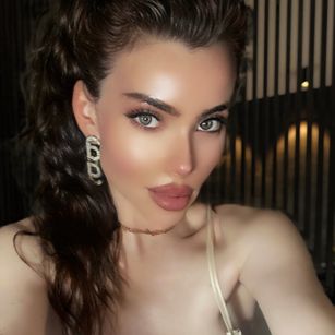 Model - Miss Paypig Queen horny