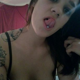 Model - Talia Bee orgasms