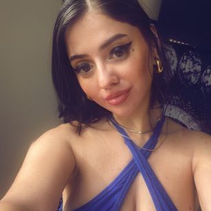 Model - Eve Luxe bigass