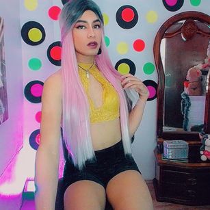 Model - Emma21 latina