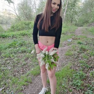 Model - Nabbi13 brunette