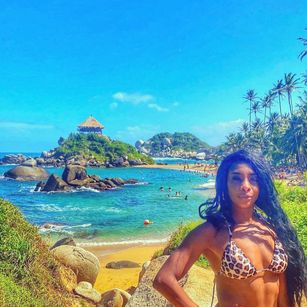 Model - golden goddess Cambellcox roleplay