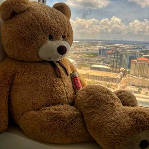 Model - golden goddess Cambellcox dominatrix