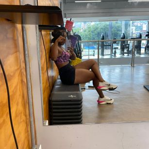 Model - golden goddess Cambellcox femdom