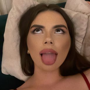 Model - SophieCyrus naked