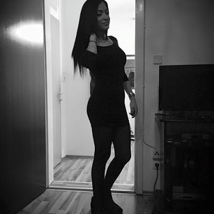 Model - DESIREE orgasmus