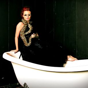 Model - Annessix_Reign femdom