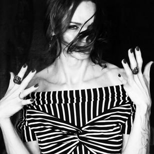 Model - Milena_Hardy top