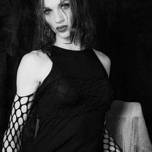 Model - Milena_Hardy top