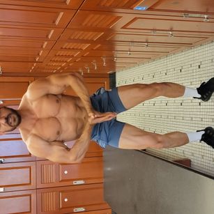 Model - Muscles Pleasure sexymuscles