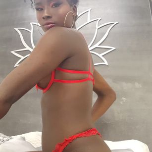 Model - OlivieLeroy blowjob