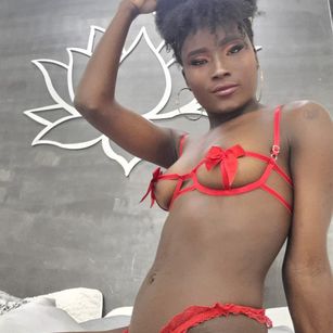 Model - OlivieLeroy blowjob