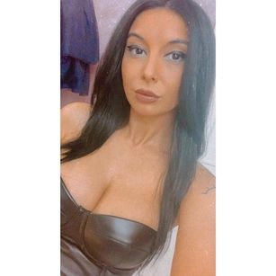 Model - YreneRay milf