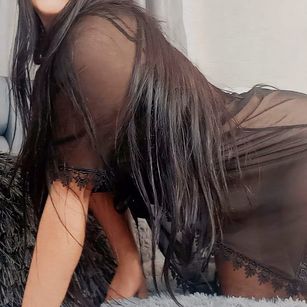 Model - Samira Abdallah legs