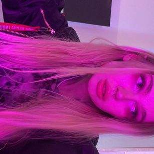 Model - tinytaissa piersing