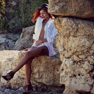 Model - Black Shine 1