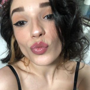 Model - NickyStyris petite