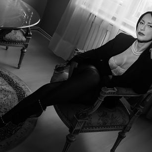 Model - MissVonTease mistress