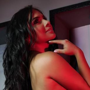 Model - Kristal bigtits