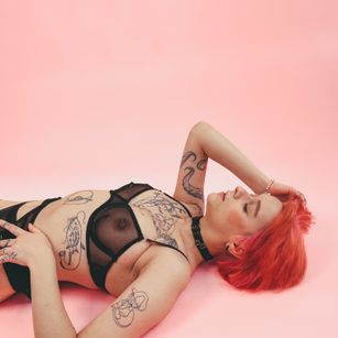 Model - Anna Solar dildo