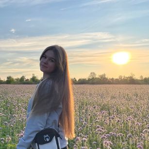 Model - Mila Azul deepthroat