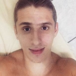 Model - Sarah and Jack latina