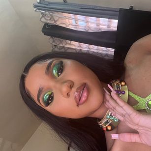 Model - Tyana Baby anal