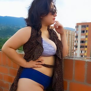 Model - Annie Evans feet