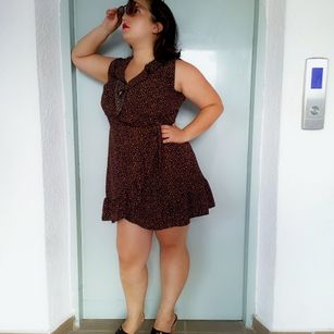 Model - Annie Evans striptease