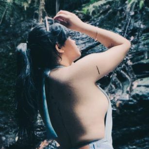 Model - NaniCute petite