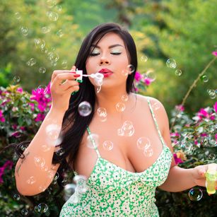 Model - Kendall Harper squirt