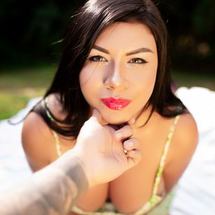 Model - Kendall Harper striptease