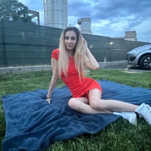 Model - SkylarRedstone skinny