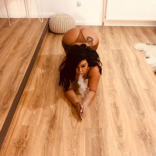 Model - LustForRain erotic