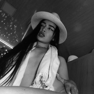 Model - ALEXART amor