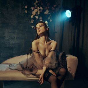 Model - MaryLune masturbation