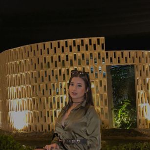 Model - Sharon Stark blowjob