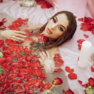 Model - AbbieRhondes blowjobs