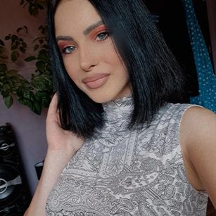 Model - MoniqueHills cute