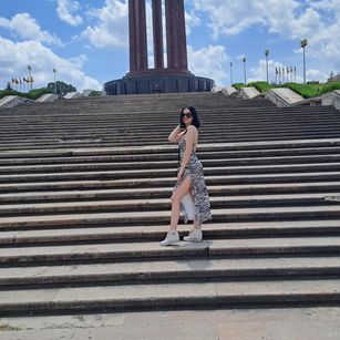 Model - MoniqueHills fingering