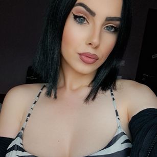 Model - MoniqueHills masturbation