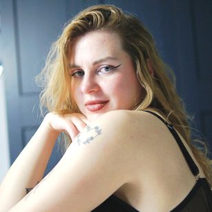 Model - Zoey uniform