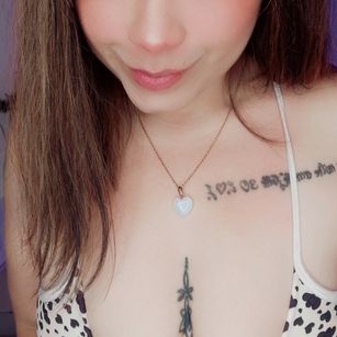 Model - Valerie Saenz pussy